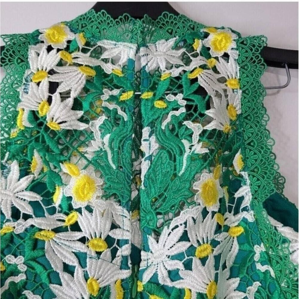 NWOT Anthropologie By Adelyn Rae Green Sleeveless Floral Lace Top XS - Picture 2 of 7
